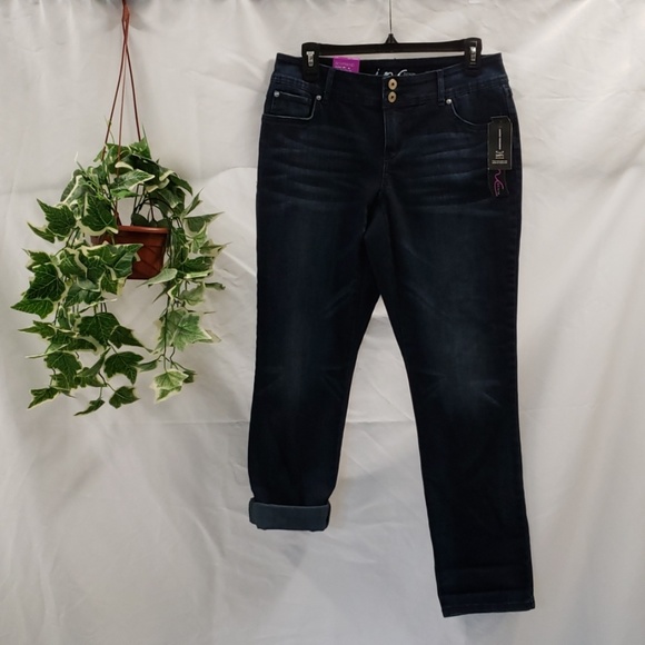 INC International Concepts Denim - SALE!❤NWT INC Denim Boyfriend Curvy Fit Short Jean